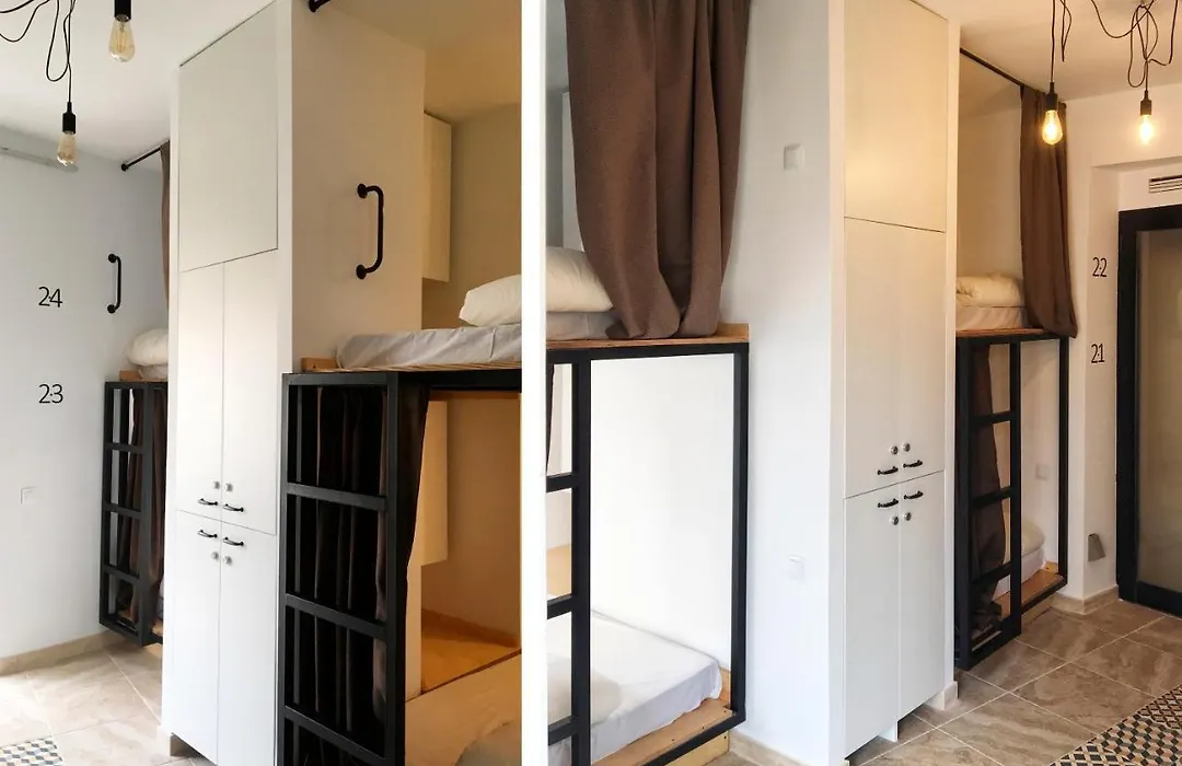Hostel Numero Trece - Albergue Juvenil - Free Towels, Coffee & Tea, Remote Check-In (Adults Only)-1